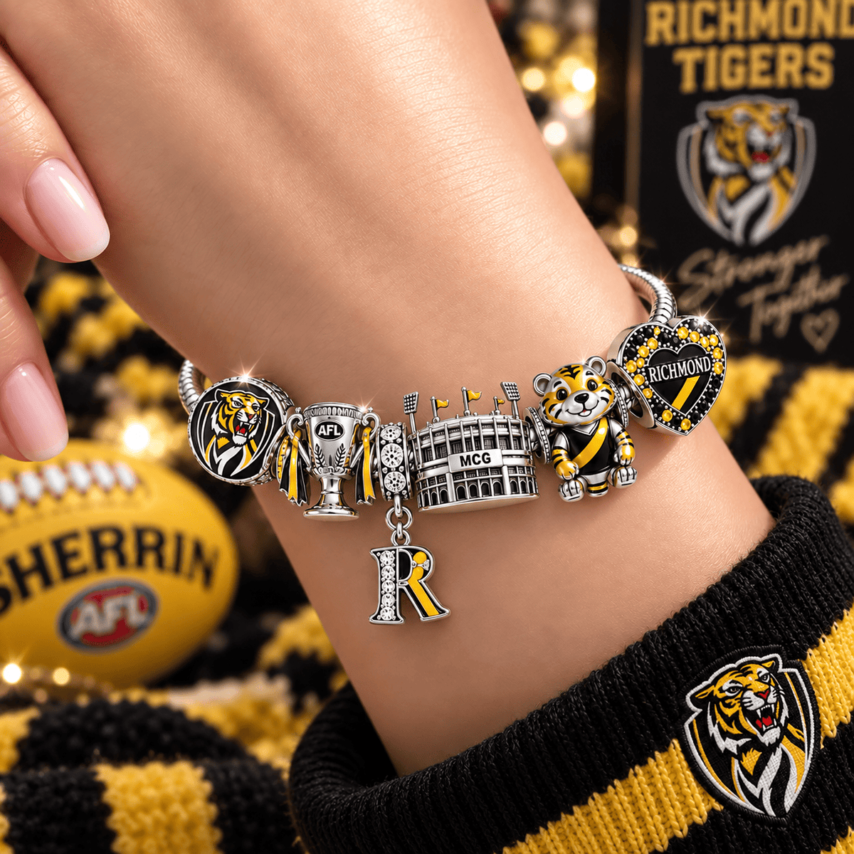 RIC Gold Charm Bracelet Set VTH
