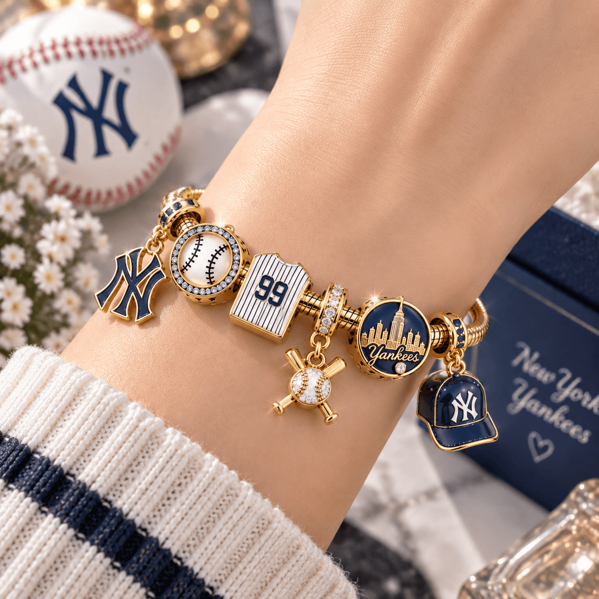 NYY Gold Charm Bracelet Set TTN